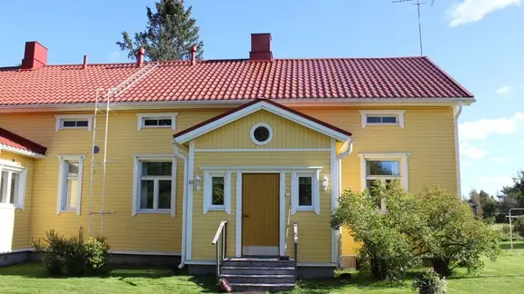 maison jaune