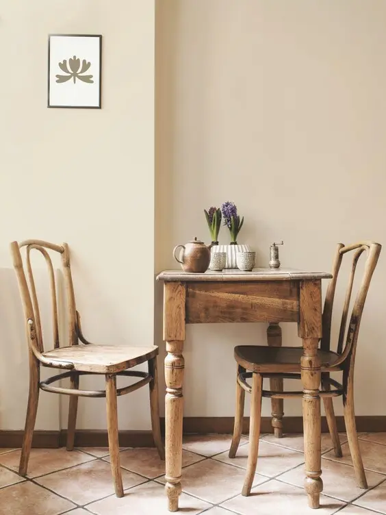 brown dinning