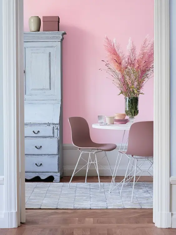 pink salle à manger