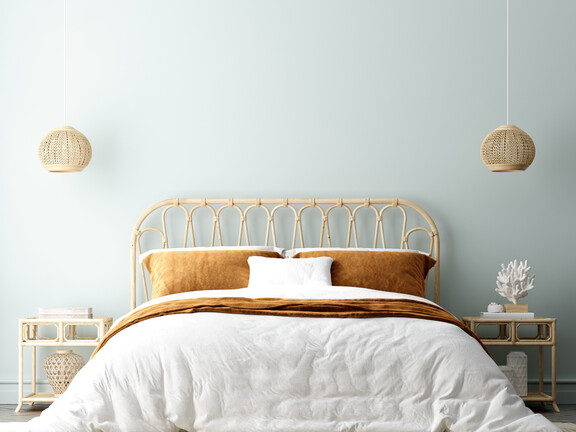 Une peinture bleue pour les murs de la chambre ou du salon